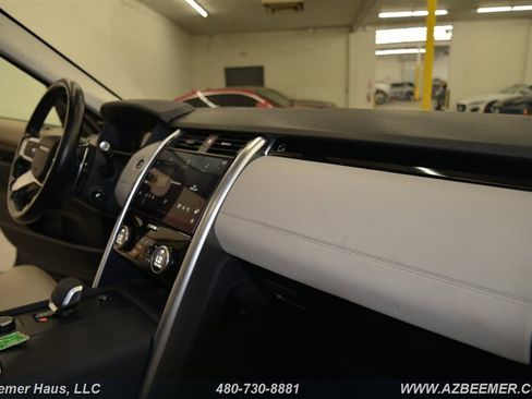 Used 2022 Land Rover Discovery S image 20