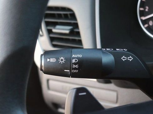 Used 2024 Nissan Rogue S image 20