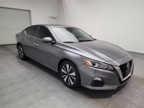 Used 2022 Nissan Altima 2.5 SV FWD image 13