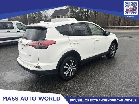 Used 2018 Toyota RAV4 LE w/ Carpet Mat Package image 4