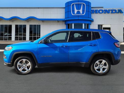 Used 2024 Jeep Compass Latitude AWD/4WD image 3