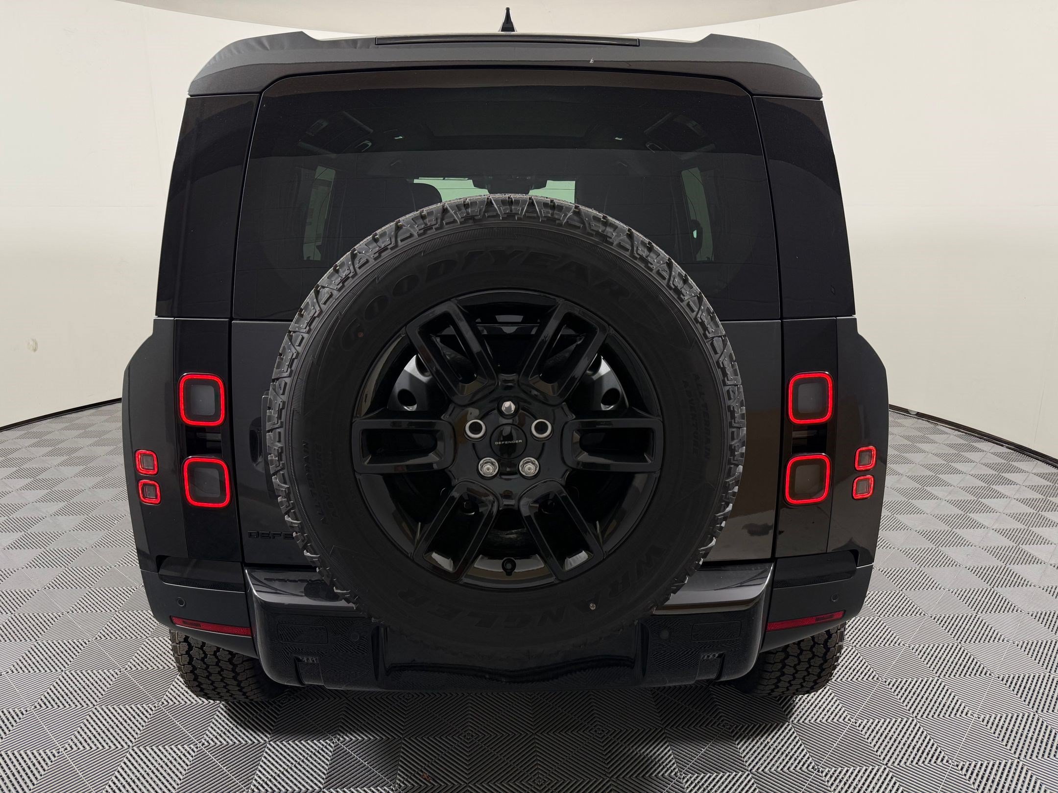 New 2026 Land Rover Defender 110 S AWD/4WD image 10