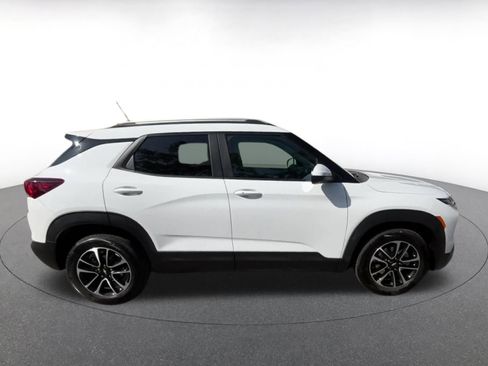 Used 2025 Chevrolet TrailBlazer LT image 16