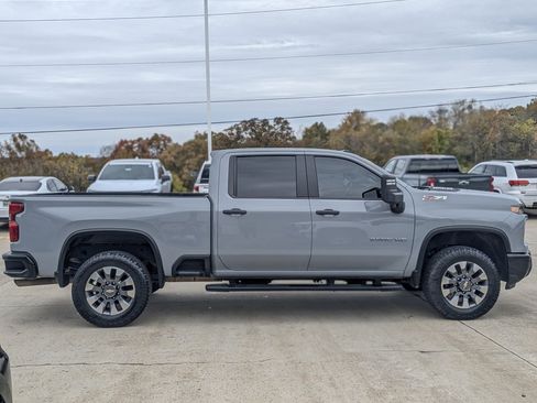 Used 2025 Chevrolet Silverado 2500 Custom w/ Custom Value Package image 6