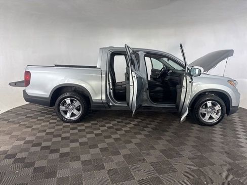 Certified 2025 Honda Ridgeline RTL image 17