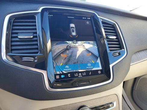 Used 2023 Volvo XC90 B5 Plus w/ Protection Package Premier image 20