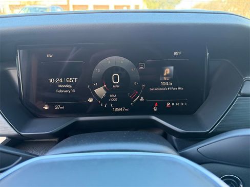 Used 2025 GMC Acadia Elevation image 14