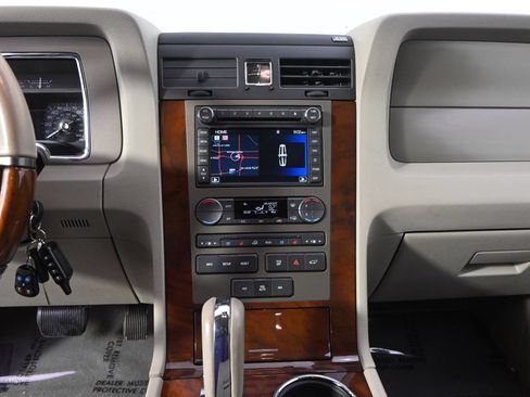Used 2014 Lincoln Navigator 4WD image 28