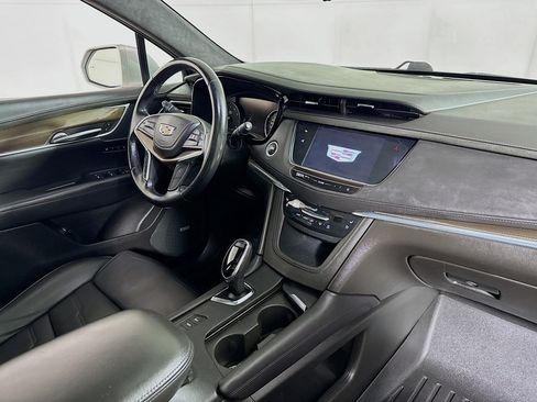 Used 2019 Cadillac XT5 Platinum image 29