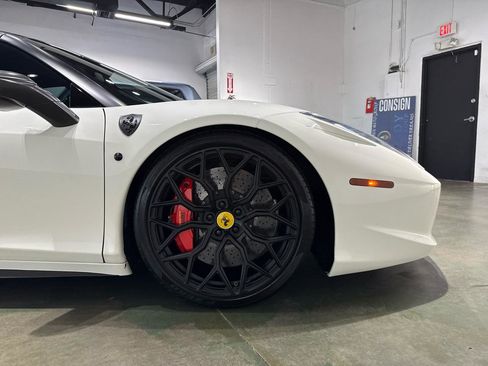 Used 2015 Ferrari 458 Spider RWD image 12