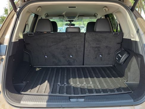 Certified 2025 Nissan Rogue SV AWD/4WD image 11
