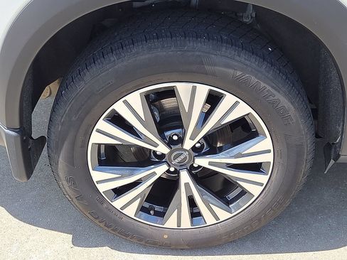 Used 2023 Nissan Rogue SV FWD image 7