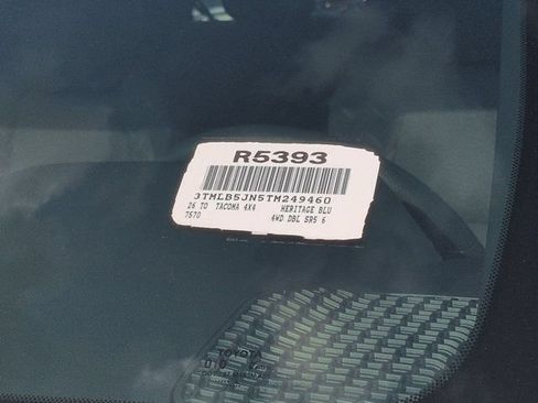 Certified 2026 Toyota Tacoma SR5 AWD/4WD image 18