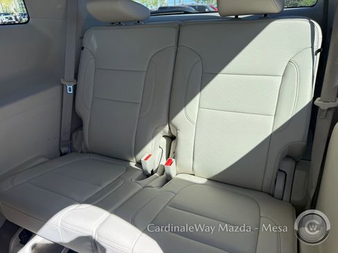 Used 2023 GMC Acadia Denali image 7