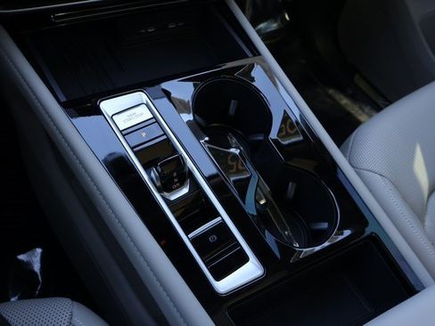 Certified 2025 Volkswagen Atlas SEL image 26