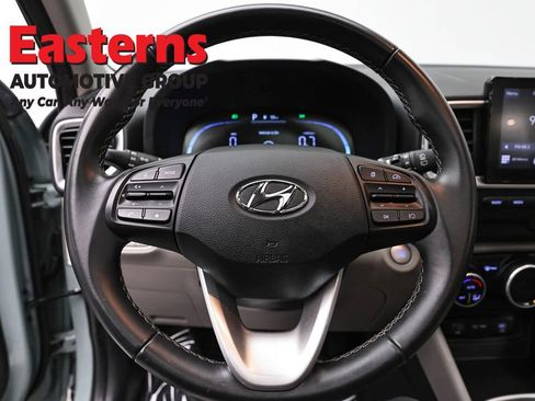 Used 2025 Hyundai Venue SEL FWD image 10