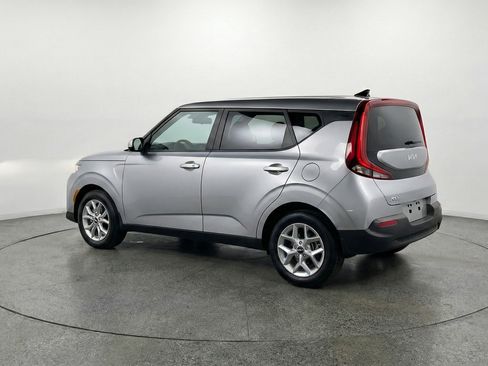 Used 2025 Kia Soul LX w/ LX Technology Package FWD image 6