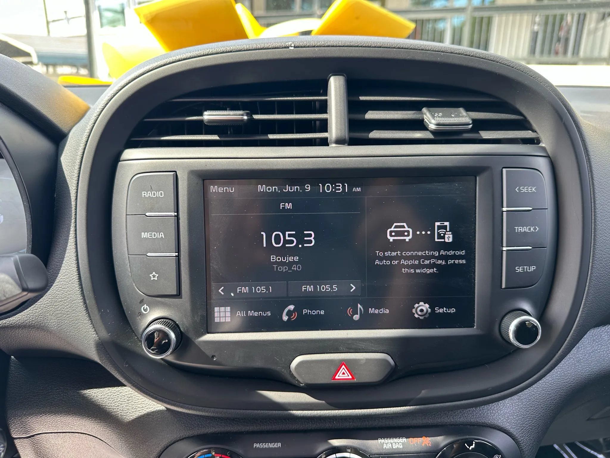 Used 2025 Kia Soul LX w/ LX Technology Package FWD image 27