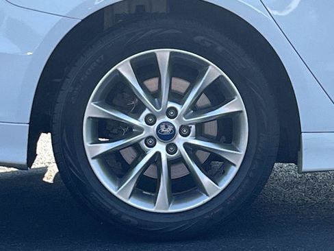 Used 2017 Ford Fusion SE w/ Fusion SE Technology Package FWD image 27