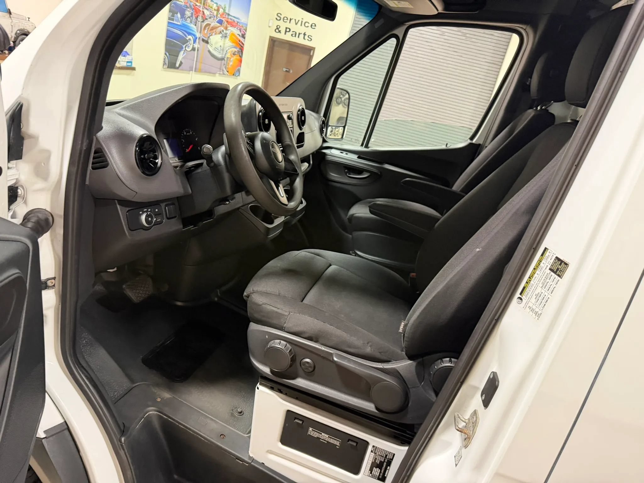 Used 2019 Freightliner Sprinter 144 RWD image 35