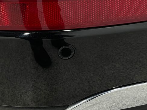 Used 2016 Mercedes-Benz GL 450 4MATIC w/ Premium I Package image 14