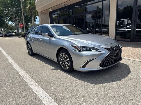 Used 2022 Lexus ES 300h w/ Premium Package FWD image 1