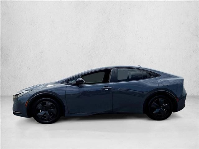 Used 2025 Toyota Prius LE FWD image 5