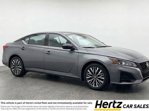 Used 2025 Nissan Altima 2.5 SV FWD image 1