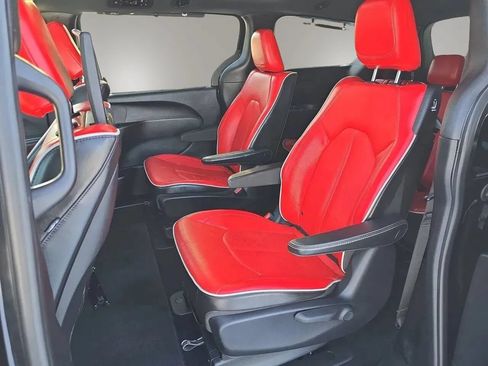 Used 2020 Chrysler Pacifica Limited w/ Quick Oder Package 2EV RED-S FWD image 25