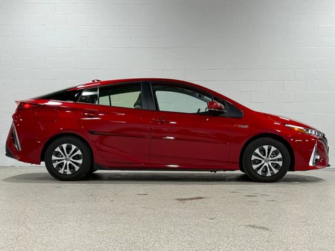 Used 2022 Toyota Prius Prime Limited image 5