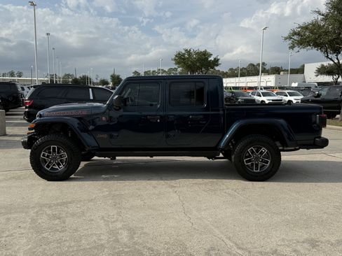 Used 2025 Jeep Gladiator Mojave image 8