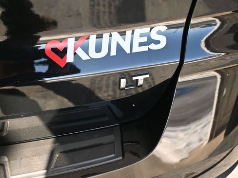 Used 2017 Chevrolet Traverse LT w/ Style and Technology Package image 20