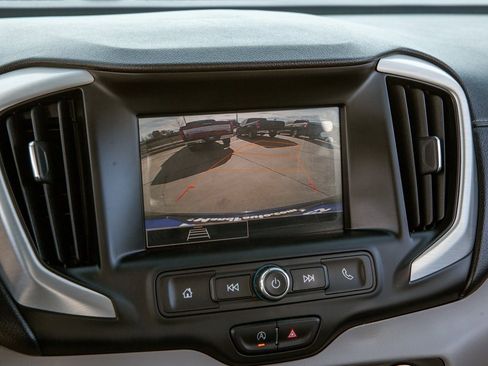 Used 2022 GMC Terrain SLE w/ Driver Convenience Package image 16