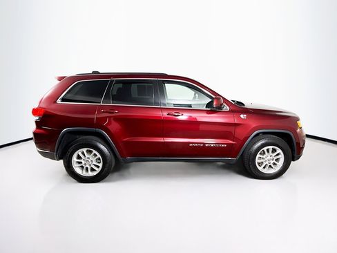 Used 2018 Jeep Grand Cherokee Laredo image 2