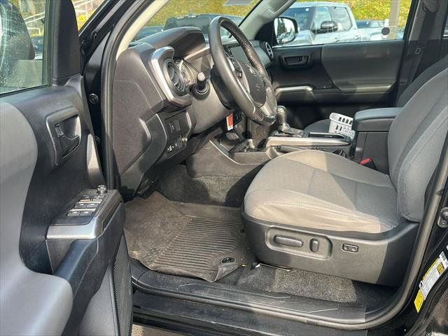 Certified 2021 Toyota Tacoma SR5 AWD/4WD image 9