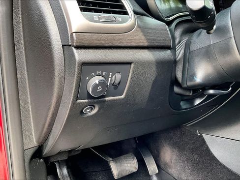 Used 2018 Jeep Grand Cherokee Altitude AWD/4WD image 37