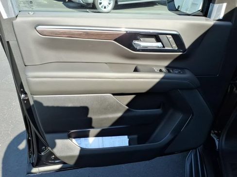 New 2026 Chevrolet Suburban LS AWD/4WD image 12