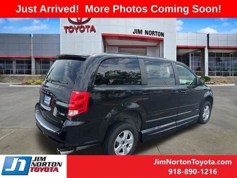 Used 2012 Dodge Grand Caravan SXT FWD image 6