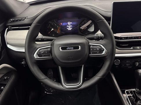 Used 2025 Jeep Compass Limited AWD/4WD image 25