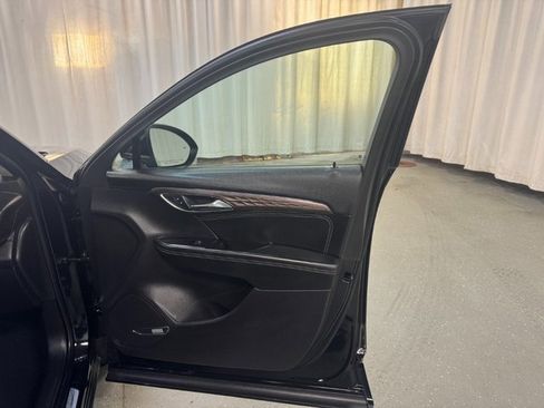 Used 2023 Buick Envision Avenir image 28