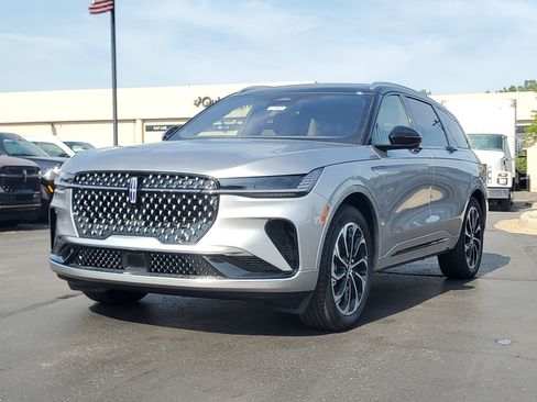New 2026 Lincoln Nautilus Reserve AWD/4WD image 2