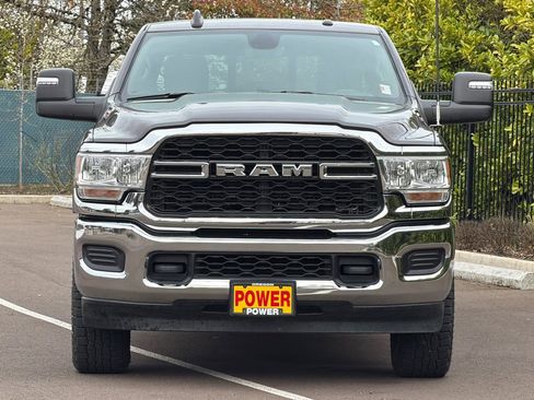 Used 2024 RAM 3500 Tradesman w/ Chrome Appearance Group AWD/4WD image 9