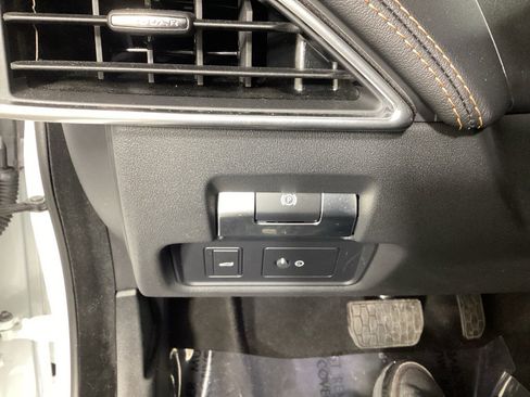 Used 2020 Jaguar XE R-Dynamic S image 22