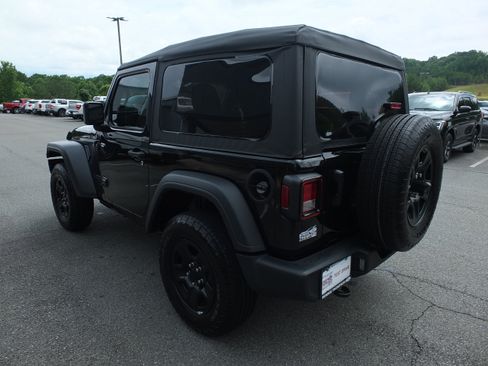 Used 2025 Jeep Wrangler Sport AWD/4WD image 5