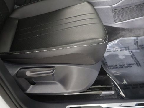 Used 2024 Volkswagen Tiguan SE R-Line image 33