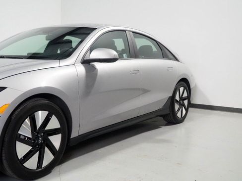 Used 2025 Hyundai Ioniq 6 SE RWD image 43