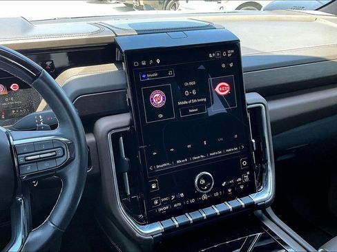 Used 2025 GMC Yukon XL Denali Ultimate w/ LPO, Floor Liner Package AWD/4WD image 7