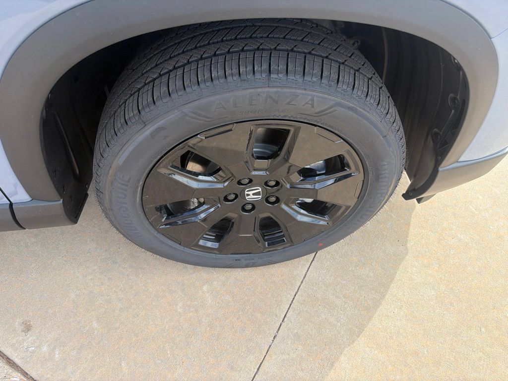 New 2026 Honda Pilot Black Edition image 13