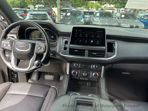 Used 2023 GMC Yukon XL SLT w/ SLT Premium Package RWD image 31