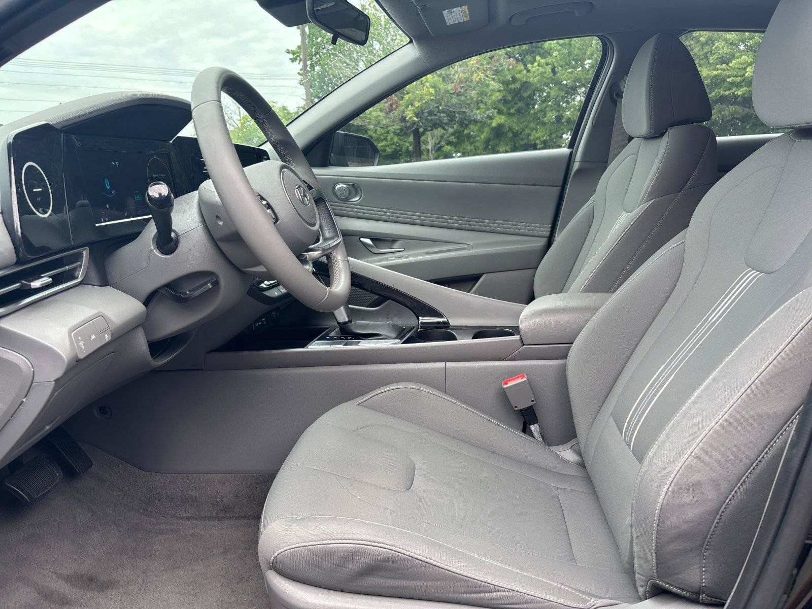 Used 2022 Hyundai Elantra SEL w/ Convenience + Premium Package FWD image 15